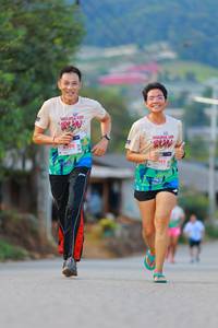 BIB: 8098, 195
                            <button type="button" onclick="openModal(18887840)" class="btn btn-primary btn-sm float-right btn-popup" data-toggle="modal" data-target=".modal-high-quality">
                        <i class="fas fa-shopping-cart"></i> Add to Cart
                    </button>
                                            <button type="button" onclick="isThisMe(18887840, true)" class="btn btn-success btn-sm float-right btn-popup btn-isme hidden" data-toggle="tooltip" data-placement="bottom" title="นี่คือรูปของคุณใช่ไหม คลิกที่นี่เพื่อเอาเข้าอัลบั้ม">
                        <i class="fas fa-plus"></i> Add to album
                    </button>
                    <button type="button" onclick="isThisMe(18887840, false)" class="btn btn-warning btn-sm float-right btn-popup btn-isnotme hidden">
                        <i class="fas fa-ban"></i> Remove from album
                    </button>